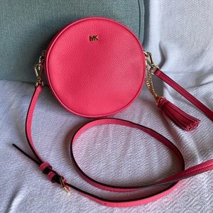 Michael Kors lovely leather crossbody bag